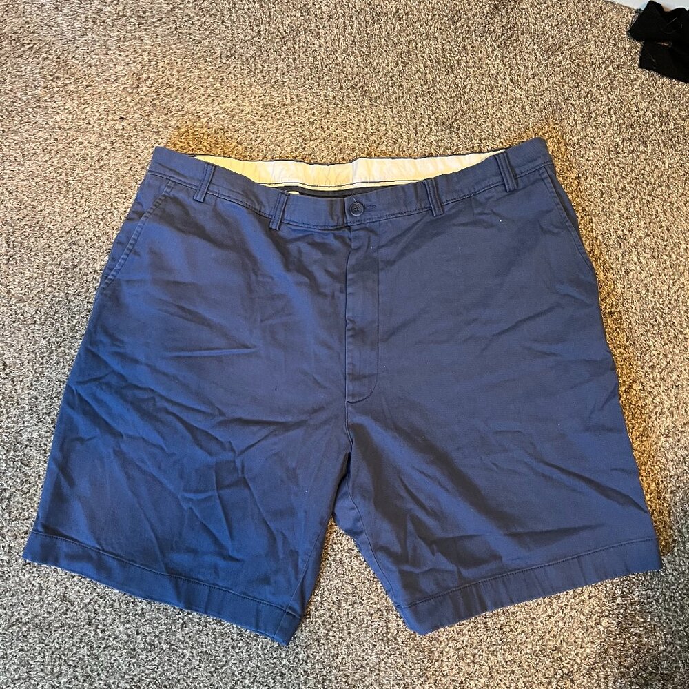 🩳 Roundtree & Yorke Chino Shorts – Size 44 – Like New